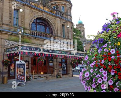 Das Opernhaus von Frank Matcham, The Square, Water St, Buxton, High Peak, Derbyshire, England, UK, SK17 6XN Stockfoto