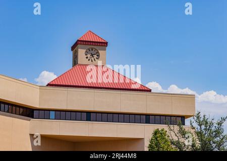 Sonnige Außenansicht der Keith Leftwich Memorial Library des Oklahoma City Community College in Oklahoma Stockfoto