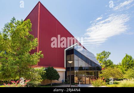 Sonnige Außenansicht des Hauptgebäudes des Oklahoma City Community College in Oklahoma Stockfoto