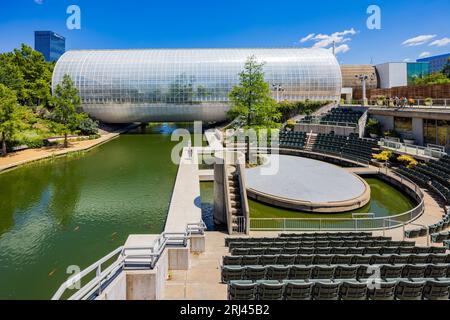 Oklahoma, 15. AUG 2023 - sonniger Außenblick auf den Myriad Botanical Gardens Stockfoto