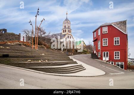 Trappan Park und die Kathedrale in Torshavn, der Hauptstadt der Färöer. Stockfoto