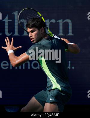 20. August 2023: Carlos Alcaraz (ESP) verliert gegen Novak Djokovic (SRB), 6.-7. 7-6 bei den Western & Southern Open, die im Lindner Family Tennis Center in Mason, Ohio, gespielt werden, {USA} © Leslie Billman/Tennisclix/Cal Sport Media (Bild: © Leslie Billman/Cal Sport Media) Stockfoto