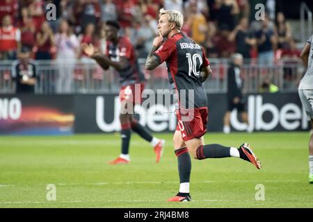 Toronto, Ontario, Kanada. August 2023. Federico Bernardeschi #10 feiert ein Tor während des MLS-Spiels zwischen Toronto FC und CF Montreal. Das Spiel endete 2-3 für den CF Montreal. (Bild: © Angel Marchini/ZUMA Press Wire) NUR REDAKTIONELLE VERWENDUNG! Nicht für kommerzielle ZWECKE! Stockfoto