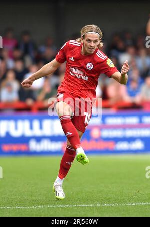 Ronan Darcy of Crawley während des Sky Bet EFL League Two Matches zwischen Crawley Town und Gillingham im Broadfield Stadium, Crawley, UK - 19. August 2023 Foto Simon Dack / Telephoto Images. Nur zur redaktionellen Verwendung. Kein Merchandising. Für Football Images gelten die FA- und Premier League-Einschränkungen, einschließlich keine Nutzung des Internets/Mobilgeräts ohne FAPL-Lizenz. Für weitere Informationen wenden Sie sich bitte an Football Dataco Stockfoto