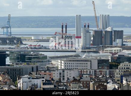 FRANKREICH, Hafen Le Havre, Siemens Gamesa Erneuerbare Energie SGRE Produktionsstandort für Windkraftanlagen für Offshore-Windparks / FRANKREICH, Le Havre Hafen, Siemens Gamesa Erneuerbare Energie SGRE Produktionsstandort für Windkraftanlagen für Offshore-Windparks Stockfoto