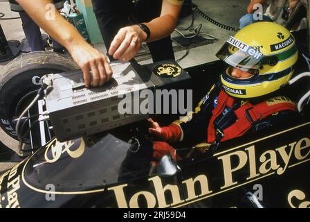 Ayrton Senna fuhr einen Lotus Renault Turbo beim Großen Preis von Portugal 1985 in Estoril Stockfoto