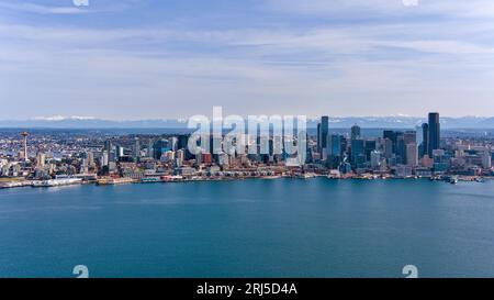 Luftaufnahme der Skyline von Seattle und Elliot Bay Stockfoto