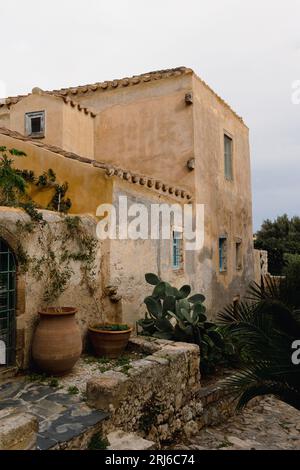 Eine majestätische Aufnahme der Burg Monemvasia in Griechenland Stockfoto