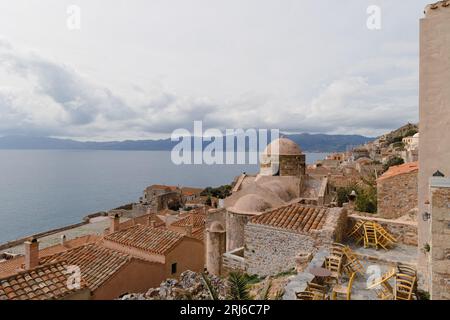 Eine majestätische Aufnahme der Burg Monemvasia in Griechenland Stockfoto