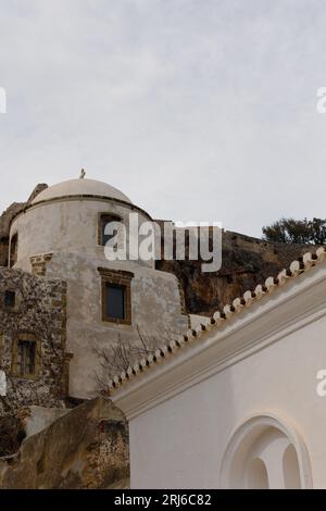 Eine majestätische Aufnahme der Burg Monemvasia in Griechenland Stockfoto