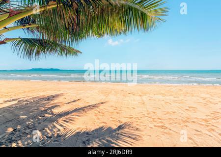 Wunderschöner Strand in Thailand Stockfoto