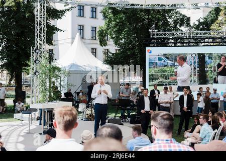 Berlin, Deutschland. August 2023. Am 20. August 2023 sprach der Bundesfinanzminister Christian Lindner (FDP) während der Ministerdiskussion zum Tag der offenen Tür der Bundesregierung mit den Teilnehmern. (Foto: Ralph Pache/PRESSCOV/SIPA USA) Credit: SIPA USA/Alamy Live News Stockfoto