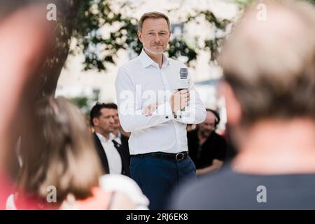Berlin, Deutschland. August 2023. Am 20. August 2023 sprach der Bundesfinanzminister Christian Lindner (FDP) während der Ministerdiskussion zum Tag der offenen Tür der Bundesregierung mit den Teilnehmern. (Foto: Ralph Pache/PRESSCOV/SIPA USA) Credit: SIPA USA/Alamy Live News Stockfoto