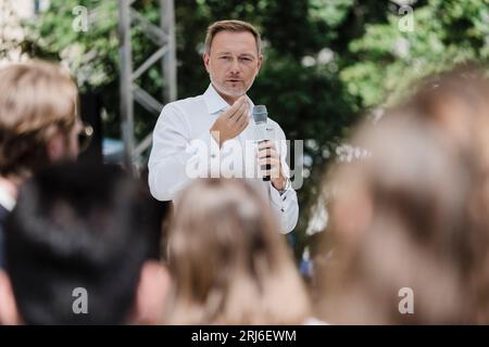 Berlin, Deutschland. August 2023. Am 20. August 2023 sprach der Bundesfinanzminister Christian Lindner (FDP) während der Ministerdiskussion zum Tag der offenen Tür der Bundesregierung mit den Teilnehmern. (Foto: Ralph Pache/PRESSCOV/SIPA USA) Credit: SIPA USA/Alamy Live News Stockfoto