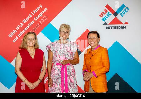 Rotterdam, Niederlande. August 2023. Prinzessin Laurentien von den Niederlanden in Ahoy in Rotterdam, am 21. August 2023, um den Internationalen Weltkongress für Bibliothek und Information (WLIC) zu eröffnen, der auf dem Thema „Lets work together“ basiert und Bibliotheks-, Bibliotheks- und Informationsfachleute aus 130 Ländern untersuchen lässt, wie Bibliotheken zu einer integrativen Gesellschaft beitragen können Credit: Albert Nieboer/Netherlands OUT/Point de Vue OUT/dpa/Alamy Live News Stockfoto