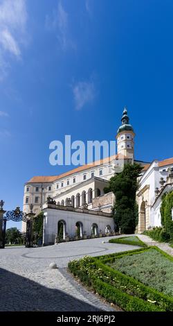 Schloss Mikulov Tor Alteuropäische Stadt Südmähren Tschechische Republik Europa Stockfoto