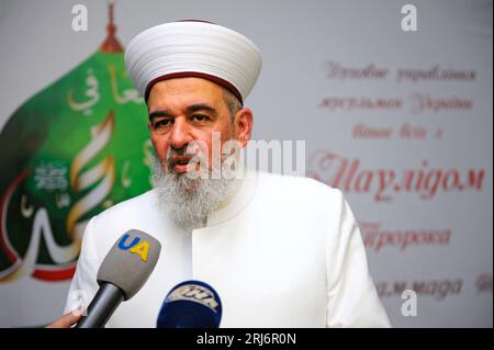 Mufti der Ukraine Scheich Akhmed Tamim gibt ein Interview während der Feier islamischen Feiertag Mawlid (Prophet Muhammad Geburtstag) im Präsidenten Hotel. Nein Stockfoto