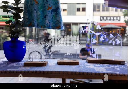 Schilder und Symbole, Touristenladen, Dalarna Design von Schweden, Falun, Schweden. Stockfoto