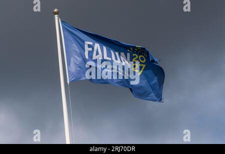 Lugnet ist ein großer Sportkomplex in Falun, Schweden. Im Bild: Flaggen für die ansteigenden FIS Nordic World Ski Championships 2027. Stockfoto