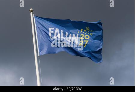 Lugnet ist ein großer Sportkomplex in Falun, Schweden. Im Bild: Flaggen für die ansteigenden FIS Nordic World Ski Championships 2027. Stockfoto