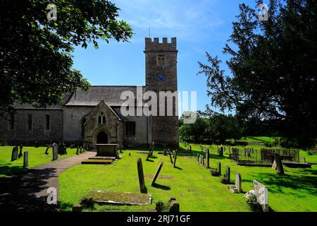 Church of St Steven & St Tathan and Gaveyard, Caerwent Village, South Wales. August 2023. Pfarrkirche Stockfoto