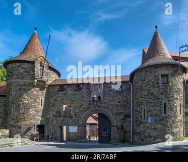 Die Burg Czocha (ausgesprochen Cho-ha [ˈt͡ʂɔxa]) ist eine Verteidigungsburg im Dorf Sucha (Gmina Lesna) im Kreis Lubań, Woiwodschaft Niederschlesien, in s Stockfoto