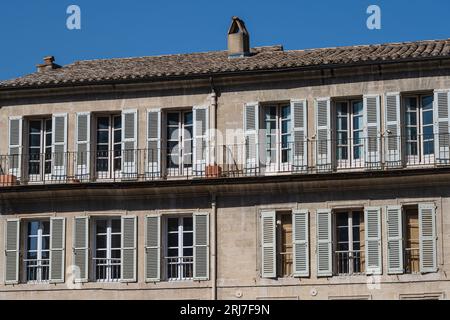 Avignon, Frankreich--20. August 2023. Foto von Fensterläden in Avignon. Stockfoto