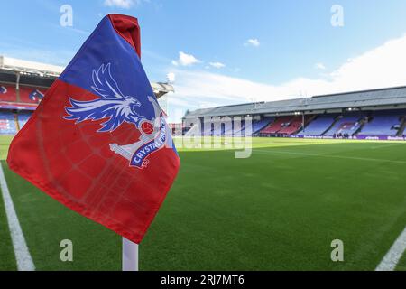 Eckflagge beim Premier League-Spiel Crystal Palace vs Arsenal im Selhurst Park, London, Vereinigtes Königreich, 21. August 2023 (Foto: Mark Cosgrove/News Images) Stockfoto