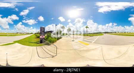 360 Grad Panorama Ansicht von Fort Lauderdale, FL, USA - 19. august 2023: 360 äquirechteckiges Foto DRV PNK Stadium Fort Lauderdale Florida