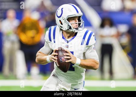 19. August 2023: Sam Ehlinger (4), Quarterback der Indianapolis Colts, während des Vorbereitungsspiels der NFL gegen die Chicago Bears in Indianapolis, Indiana. John Mersits/CSM. Stockfoto