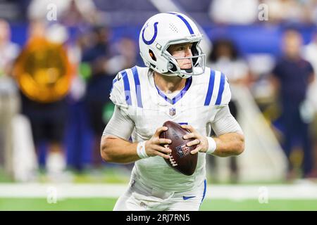 19. August 2023: Sam Ehlinger (4), Quarterback der Indianapolis Colts, während des Vorbereitungsspiels der NFL gegen die Chicago Bears in Indianapolis, Indiana. John Mersits/CSM. Stockfoto