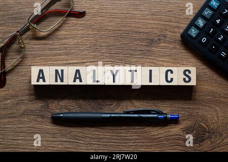Analytics – Wortkonzept auf Bausteinen, Text Stockfoto