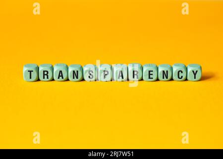 Transparenz - Wortkonzept auf Bausteinen, Text Stockfoto