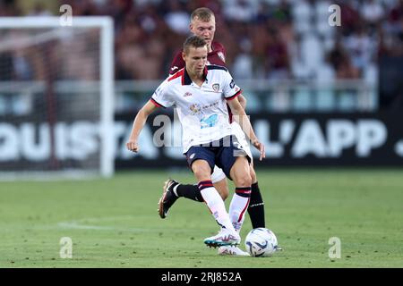 Turin, Italien. August 2023. Jakub Jankto von Cagliari Calcio kontrolliert den Ball während des Spiels der Serie A zwischen Torino FC und Cagliari Calcio im Stadio Olimpico am 21. August 2023 in Turin, Italien. Dank: Marco Canoniero/Alamy Live News Stockfoto