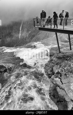 Aussichtsplattform, Trollstigen, Andalsnes, More og Romsdal County, Norwegen, Skandinavien Stockfoto