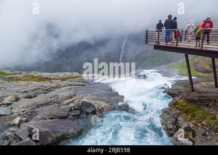 Aussichtsplattform, Trollstigen, Andalsnes, More og Romsdal County, Norwegen, Skandinavien Stockfoto