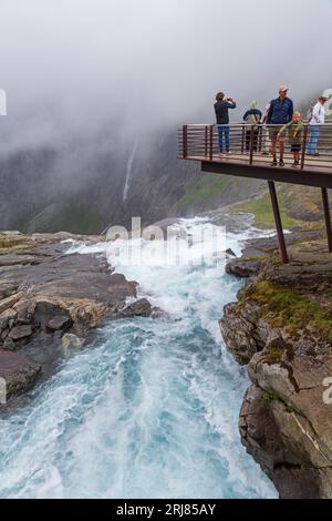 Aussichtsplattform, Trollstigen, Andalsnes, More og Romsdal County, Norwegen, Skandinavien Stockfoto