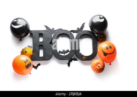 Halloween Ballons und Dekor auf weißem Hintergrund Stockfoto