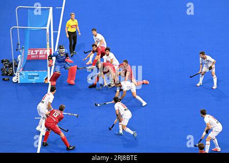 21. August 2023, Nordrhein-Westfalen, Mönchengladbach: Feldhockey, Männer: Europameisterschaft, Deutschland - Niederlande, Vorrunde, Gruppe A, 2. Spieltag. Die Teams Belgiens und Spaniens spielen im Hockeypark. Foto: Federico Gambarini/dpa Stockfoto