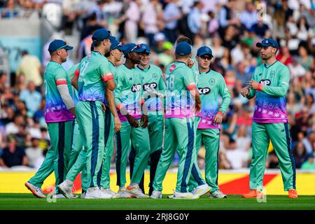 LONDON, VEREINIGTES KÖNIGREICH. August 2023. Gus Atkinson von Oval Spirit feiert, nachdem er am 4. Tag des Kia Oval Cricket Ground am Montag, den 21. August 2023, in LONDON das Wicket von Alex Hales of Trent Rockets während der Hundert-Oval Invincibles vs Trent Rockets genommen hat. Quelle: Taka Wu/Alamy Live News Stockfoto