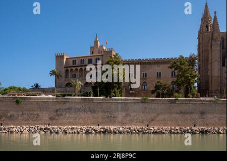 Palma de Mallorca, Spanien - 28. Juli 2023: Fantastische gotische Kathedrale Santa Maria de Majorica in Palma. Stockfoto