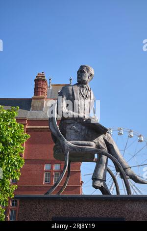 Ivor Novello Statue Cardiff Bay South Wales Stockfoto