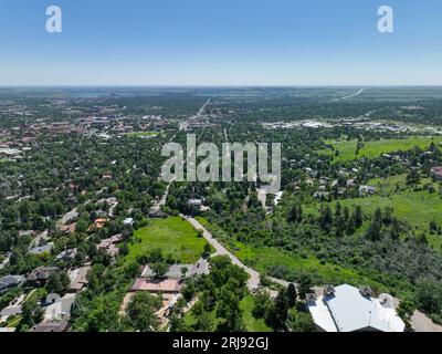 Luftaufnahme von Boulder City während der Sommersaison, Colorado, USA Stockfoto