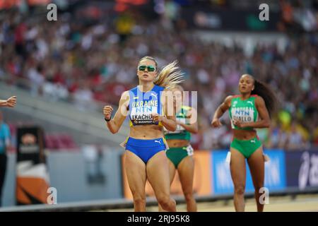 Budapest, Ungarn. August 2023. Anna Ryzhykova kam während des dritten Tages der Leichtathletik-Weltmeisterschaften 2023 in Budapest, Ungarn, am 21. August 2023 von den 400-m-Hürdenläufen der Frauen zurück. Quelle: Juan Mijangos/AFLO/Alamy Live News Stockfoto