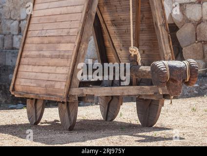 Replica Rammbock. Fahrbare Belagerung Maschine in römischen Zeiten verwendet Stockfoto