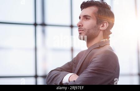 Formelles männliches Porträt. Selbstbewusster, erfolgreicher Geschäftsmann oder Manager Stockfoto