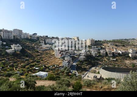 Ein Blick auf den Highway 60 (Israel–Palästina) mit dem Tunnel unter Beit Jala im besetzten Westjordanland, Palästina. Stockfoto