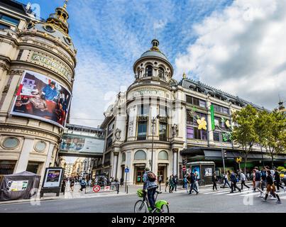 Printemps Store auf dem Boulevard Haussmann (Au printemps bedeutet „im Frühling“) Stockfoto