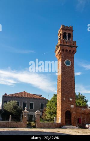 Kanäle und Gebäude in Murano, Venedig, Italien. Murano ist weltberühmt für seine Glasproduktion. Stockfoto