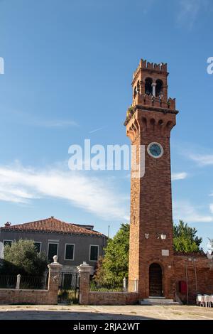 Kanäle und Gebäude in Murano, Venedig, Italien. Murano ist weltberühmt für seine Glasproduktion. Stockfoto